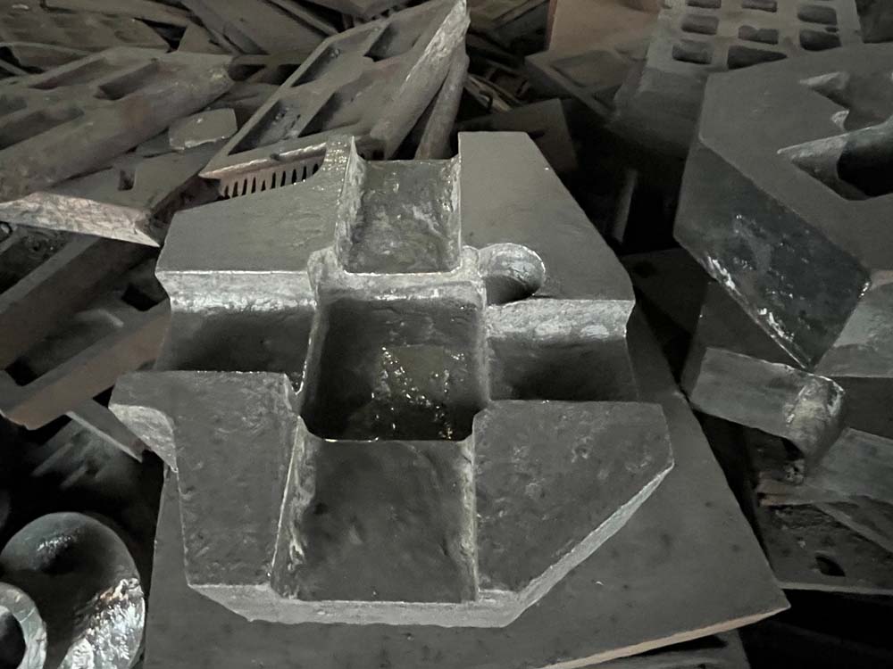 Metal casting services in Vijayawada Carbon steel casting component